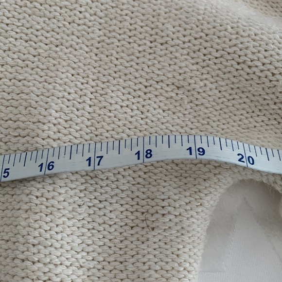 Women’s Forever 21 Chunky Knit Boho Cream Sweater w/ Fringed Sleeves. Size M - Picture 11 of 13